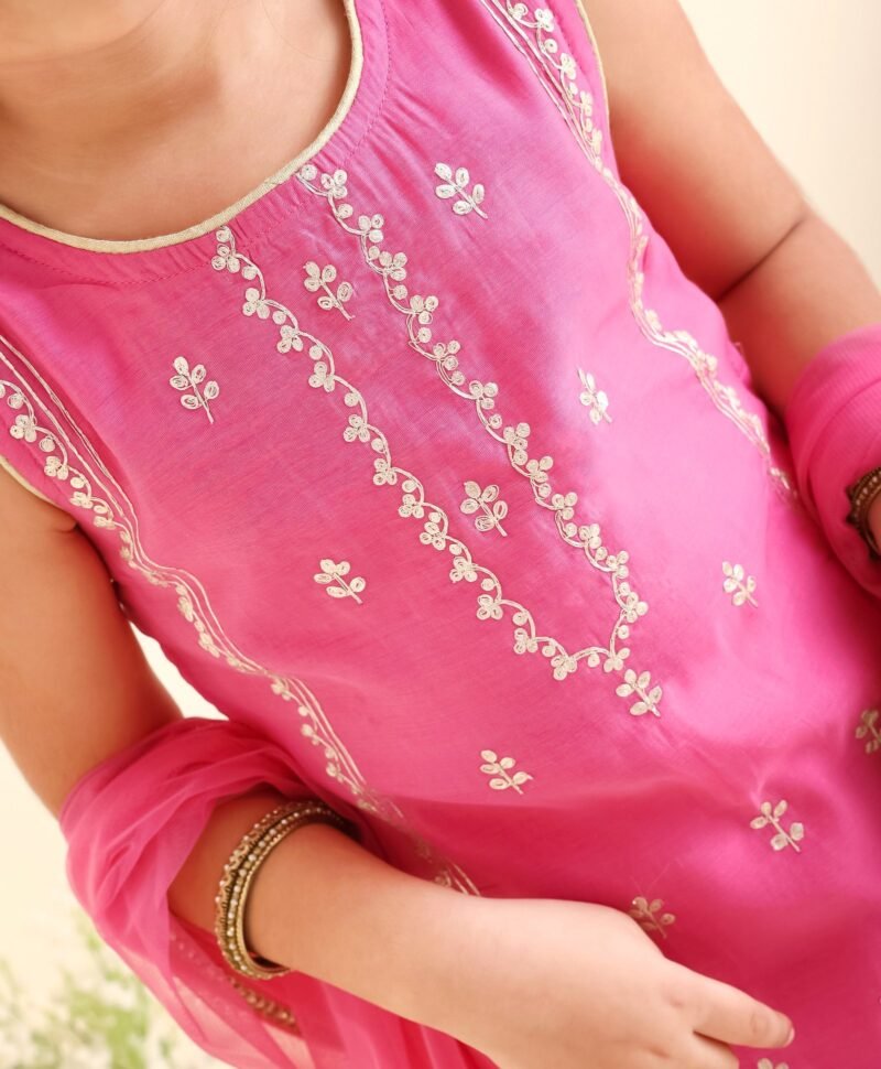Sleeveless Kurti With Sharara & Dupatta Embroidered - Pink - Image 4