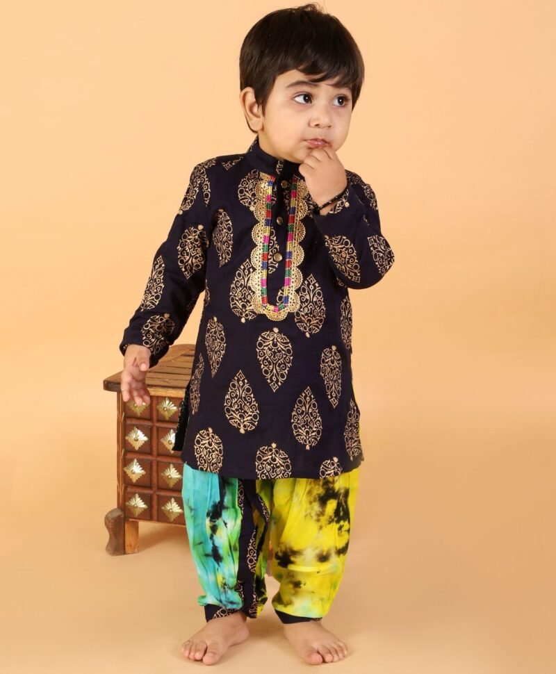 Full Sleeves Motif Foil Print Lace Embellished Kurta With Tie And Dye Detail Dhoti
