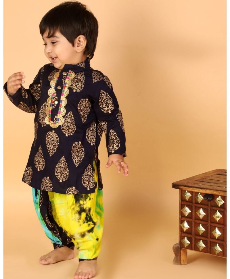Full Sleeves Motif Foil Print Lace Embellished Kurta With Tie And Dye Detail Dhoti - Image 3